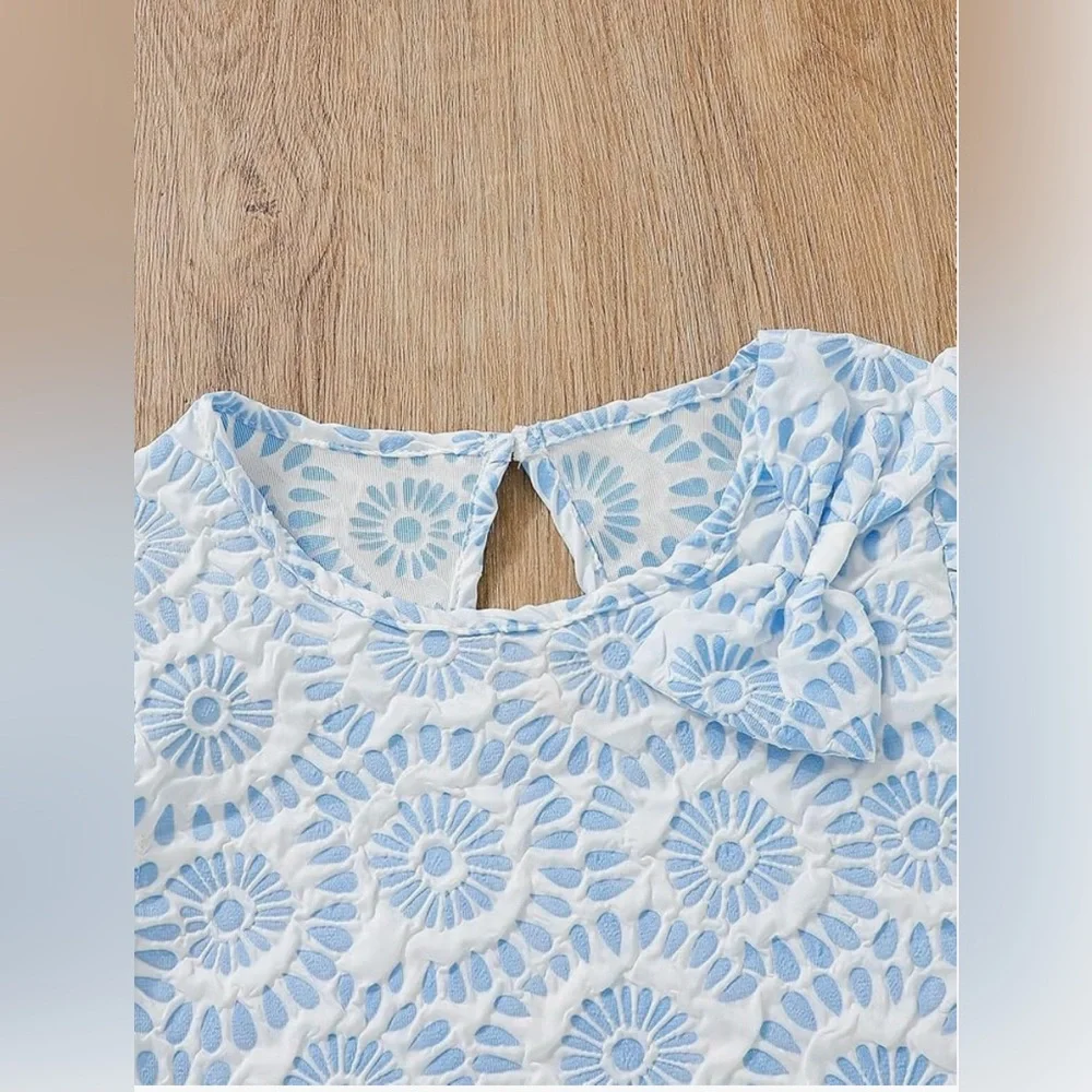 Girls 👧🏻 🆕 Blue Dress with Swirl Pattern and Ruffled Neckline